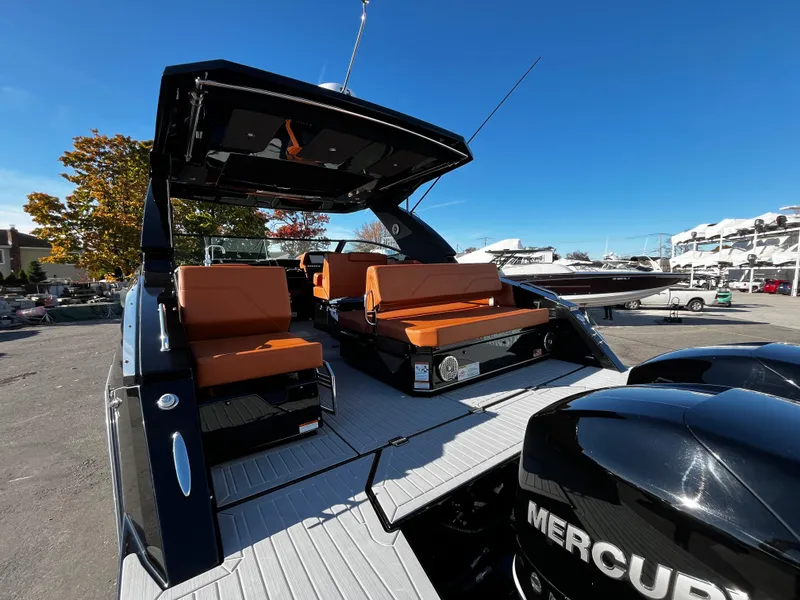 Slide: The Image of Cruisers Yachts 34 GLS 2022 - 4