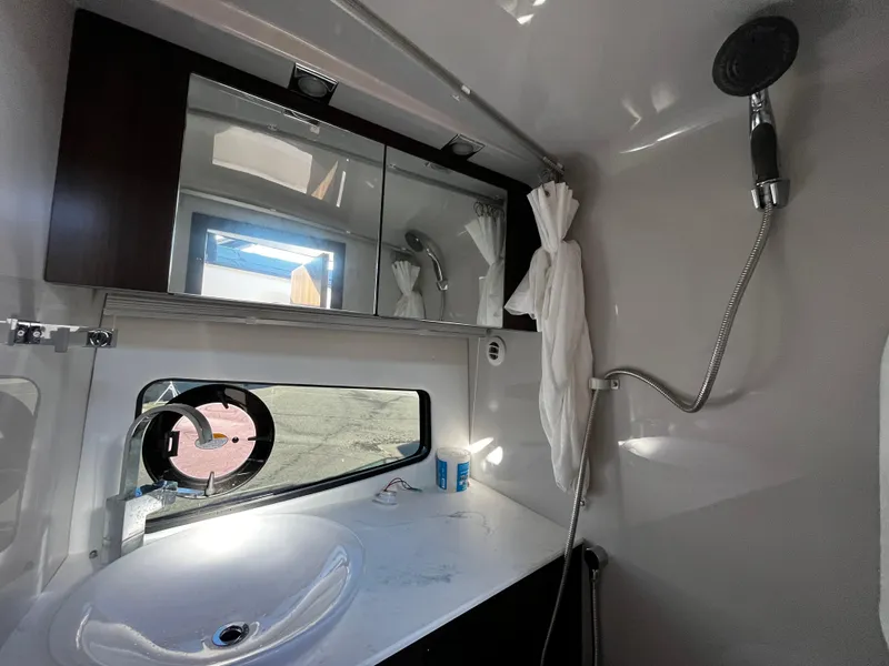 Slide: The Image of Cruisers Yachts 34 GLS 2022 - 43