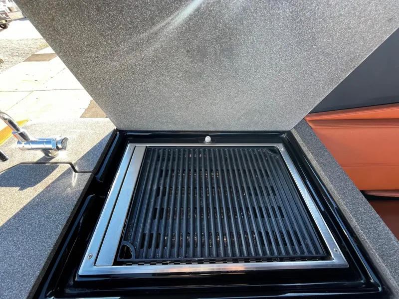 Slide: The Image of Cruisers Yachts 34 GLS 2022 - 49