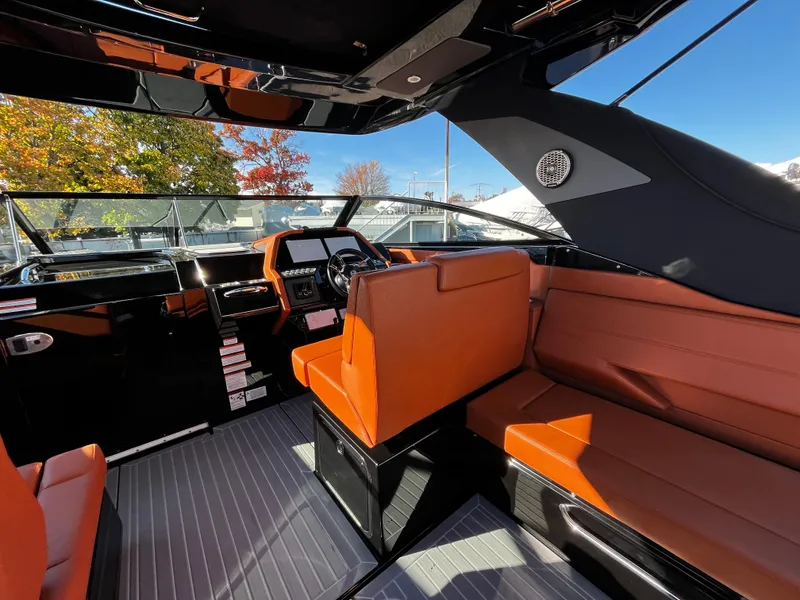 Slide: The Image of Cruisers Yachts 34 GLS 2022 - 6