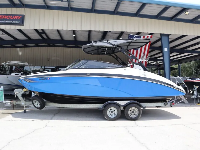 The Image of Yamaha 242X 2017 - 1