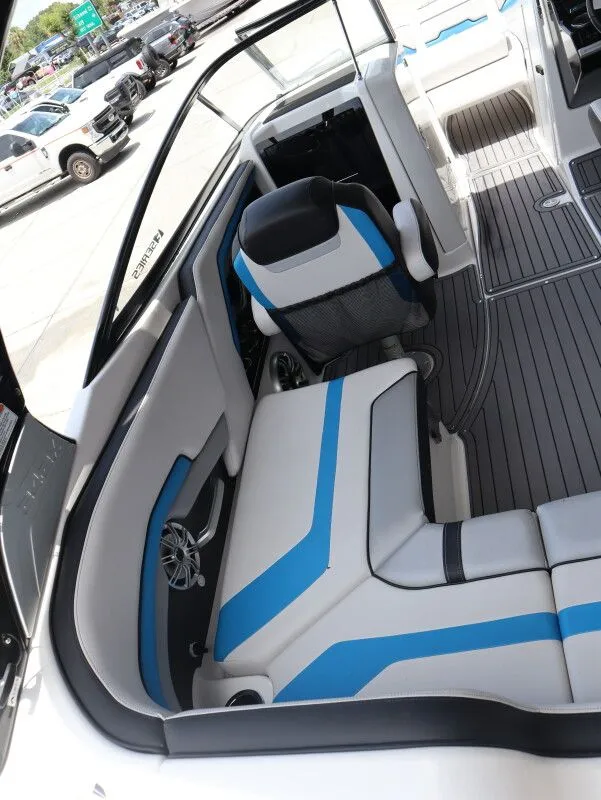 Slide: The Image of Yamaha 242X 2017 - 10