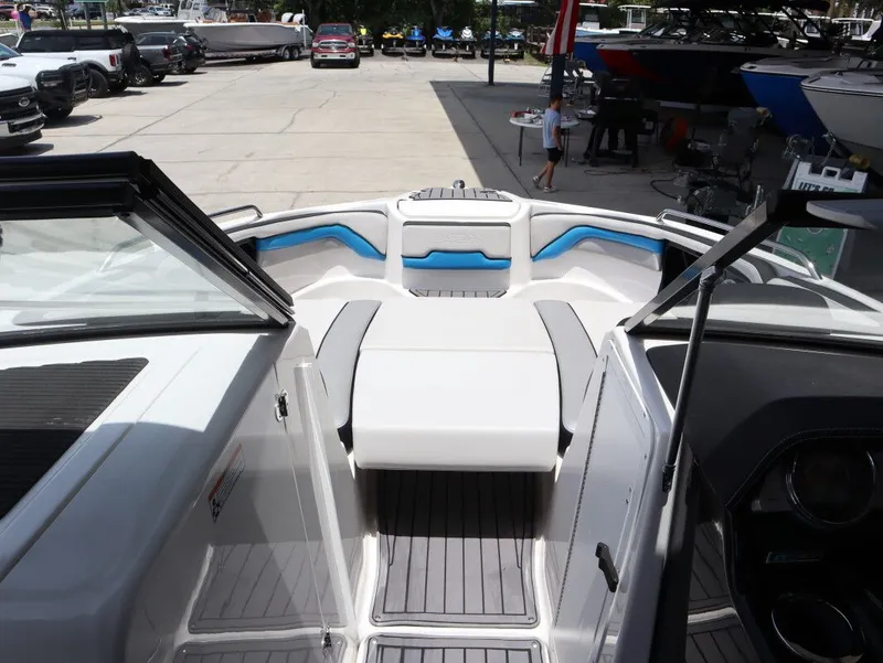 Slide: The Image of Yamaha 242X 2017 - 20