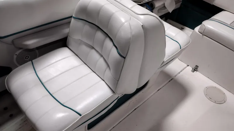 Slide: The Image of Sea Ray 240 Signature 1994 - 12