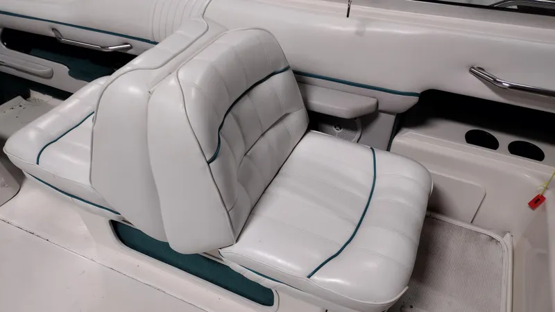 Slide: The Image of Sea Ray 240 Signature 1994 - 13