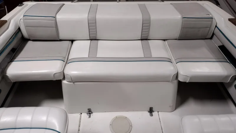 Slide: The Image of Sea Ray 240 Signature 1994 - 15