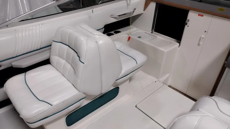 Slide: The Image of Sea Ray 240 Signature 1994 - 17