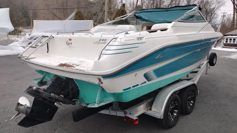 Slide: The Image of Sea Ray 240 Signature 1994 - 5