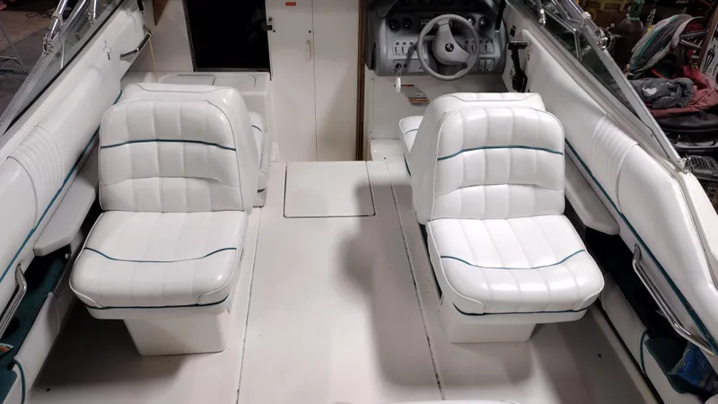 Slide: The Image of Sea Ray 240 Signature 1994 - 8