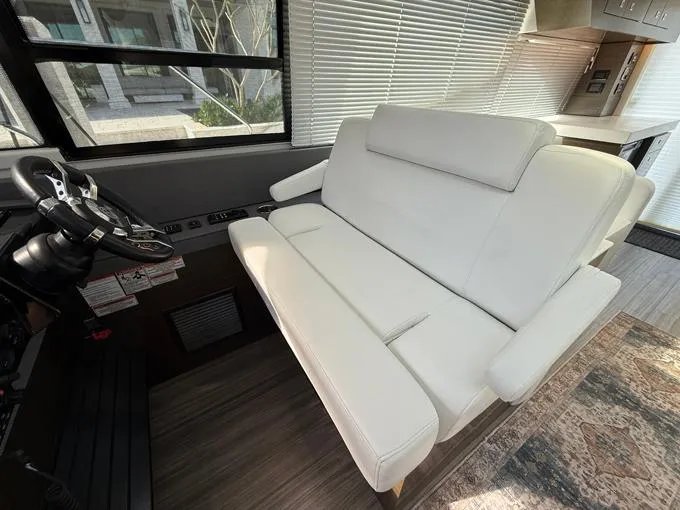 Slide: The Image of Helm Seat - 13