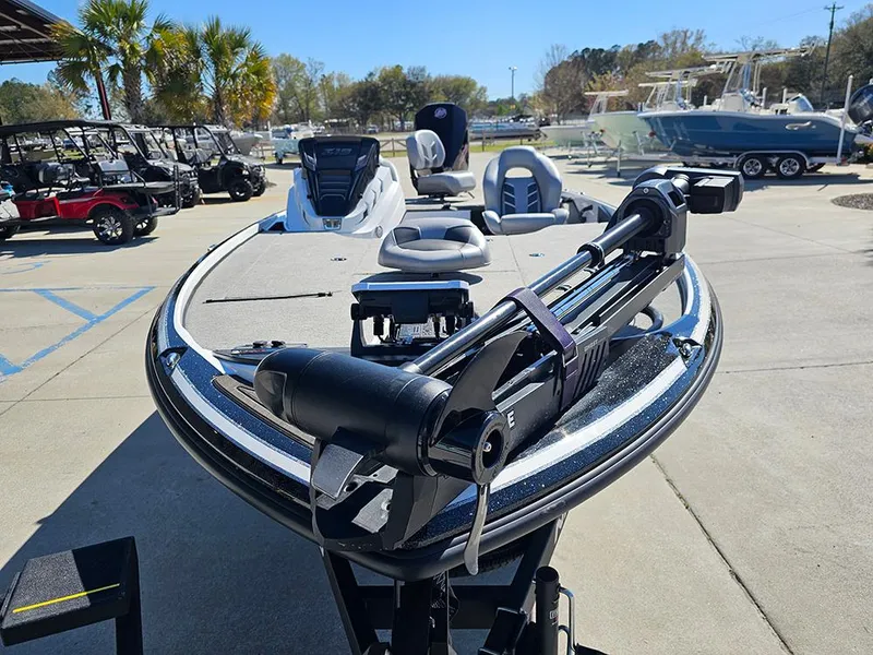 Slide: The Image of Nitro Z18 2023 - 4