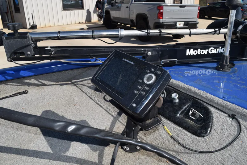 Slide: The Image of 2006 Tracker Pro Team 175 TX boat with MotorGuide trolling motor and fish finder. - 10