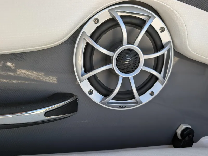 Slide: The Image of Speaker detail on 2019 Yamaha Boats 242 Limited S interior. - 26