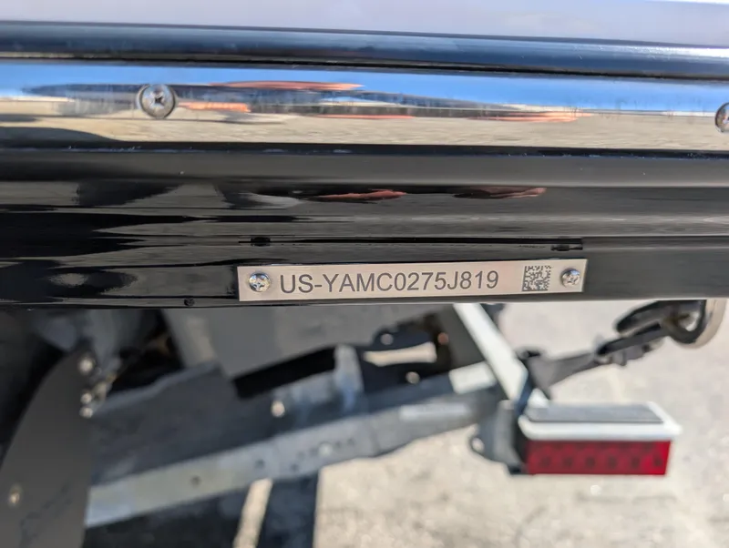 Slide: The Image of Hull identification number on a 2019 Yamaha Boats 242 Limited S. - 29