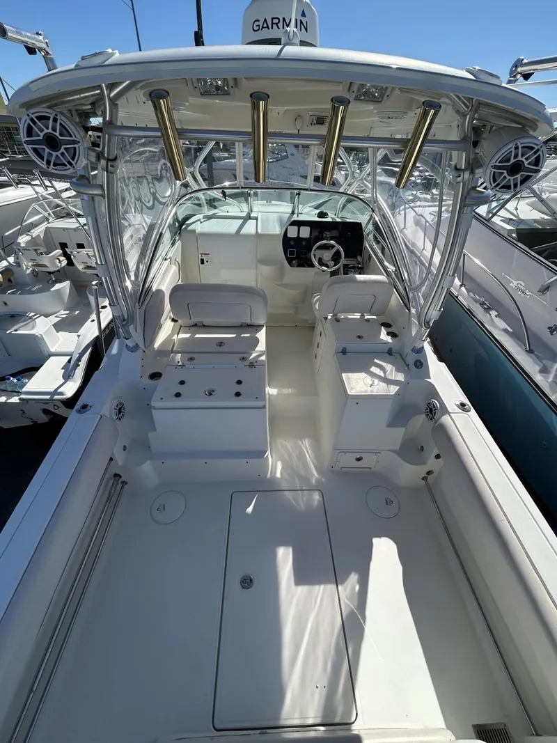 Slide: The Image of 2007 Hydra-Sports 2900 VX boat interior with seating and steering console. - 16