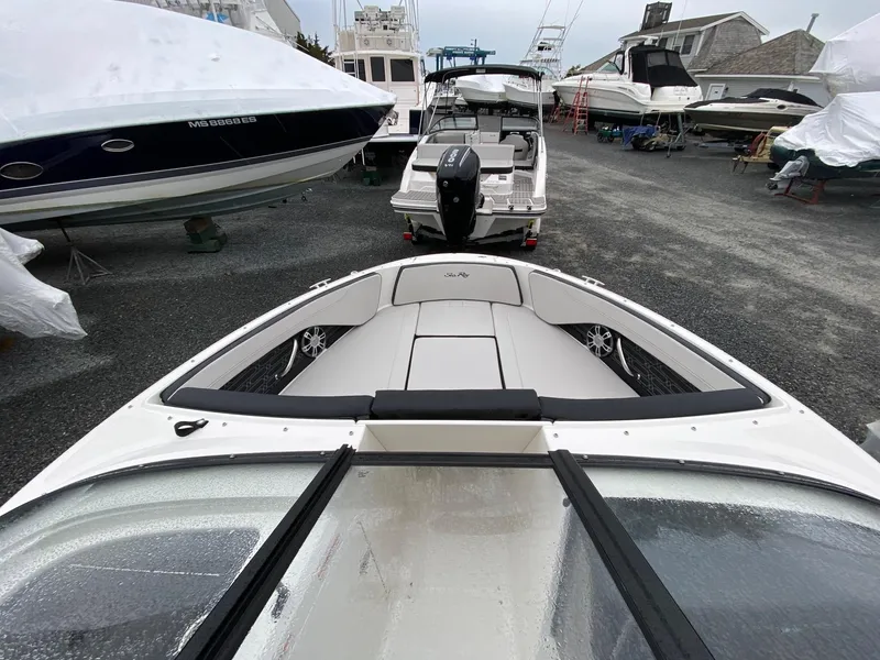 Slide: The Image of Sea Ray SPX 210 Outboard 2025 - 8