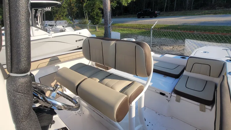 Slide: The Image of Yamaha 252 FSH Sport 2025 - 10