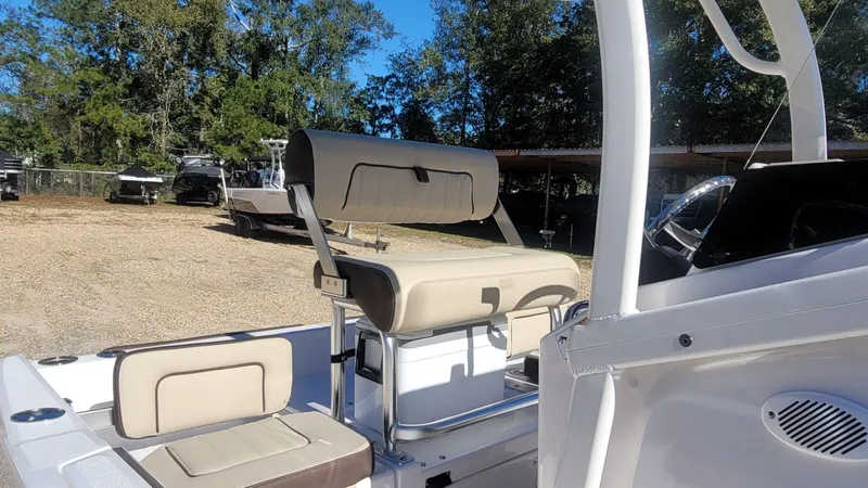 Slide: The Image of Yamaha 195 FSH Sport 2025 - 10