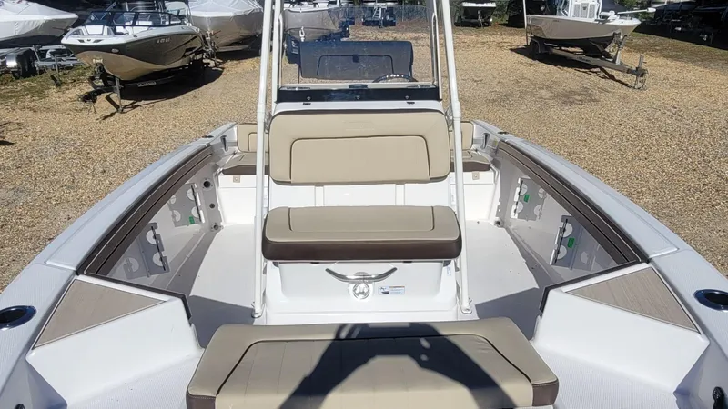 Slide: The Image of Yamaha 195 FSH Sport 2025 - 13