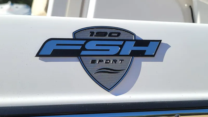 Slide: The Image of Yamaha 195 FSH Sport 2025 - 16