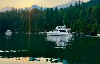 Slide: The Image of Canoe Cove 50 Pilothouse Luxury Yacht 2002 - 55