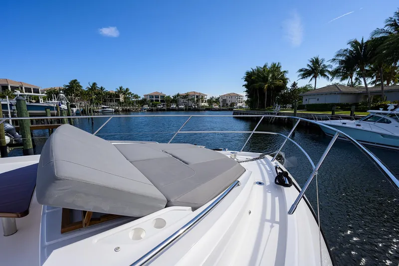 Slide: The Image of Princess 60 SB Mulligan - Bow - 23