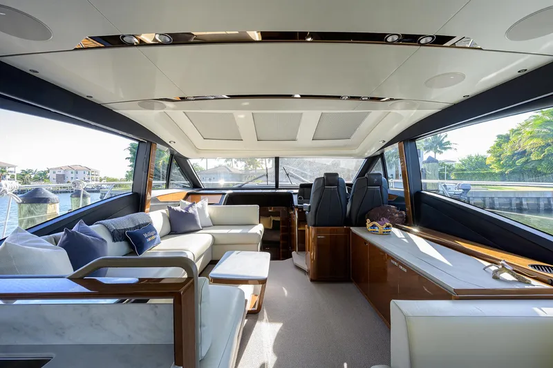 Slide: The Image of Princess 60 SB Mulligan - Salon - 34