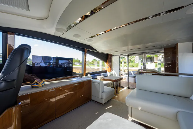 Slide: The Image of Princess 60 SB Mulligan - Salon - 38