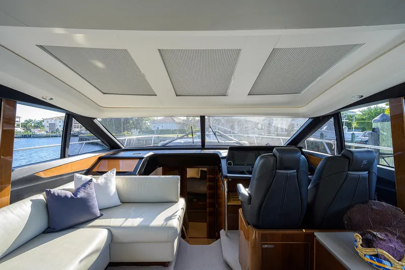 Slide: The Image of Princess 60 SB Mulligan - Salon - 42