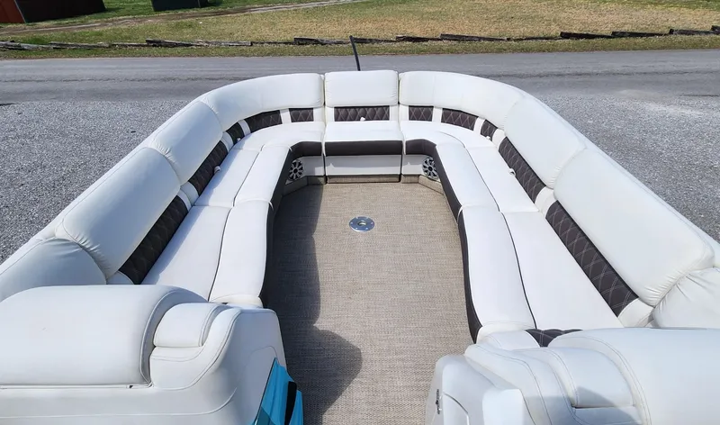 Slide: The Image of 2017 Bennington R5 2550 RCFS Saltwater Edition boat with spacious seating area. - 5