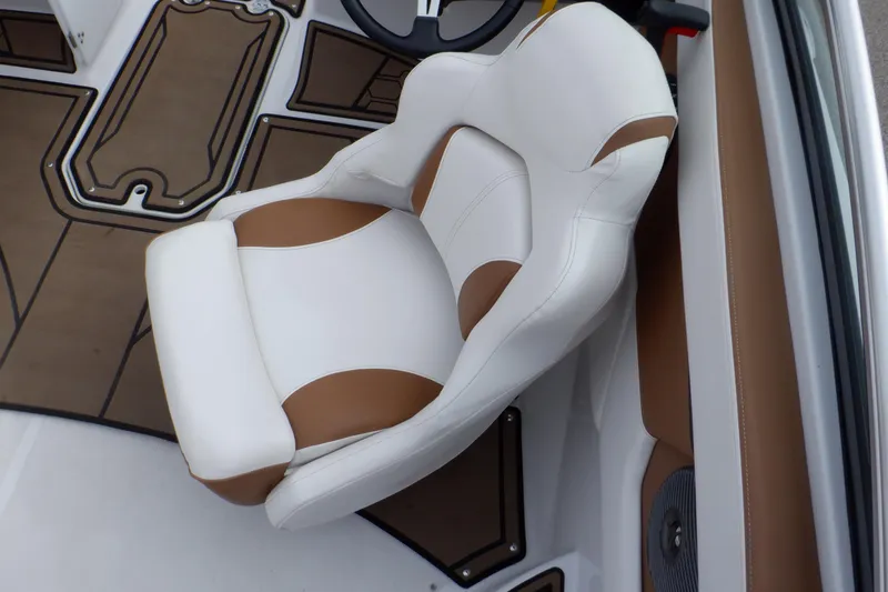 Slide: The Image of 2018 Four Winns HD200 boat seat with white and brown upholstery. - 38