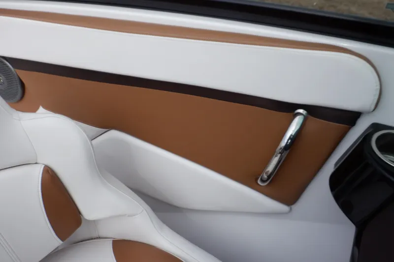 Slide: The Image of Four Winns HD200 2018 - 55