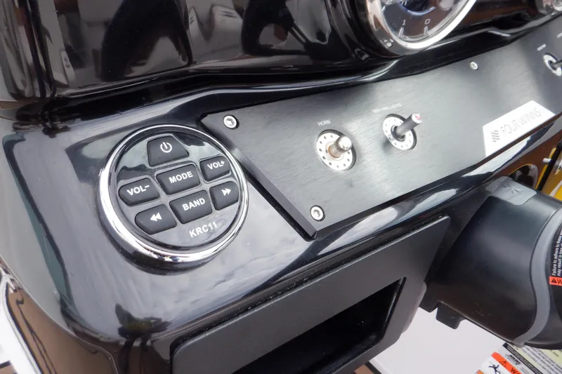 Slide: The Image of Four Winns HD200 2018 - 58