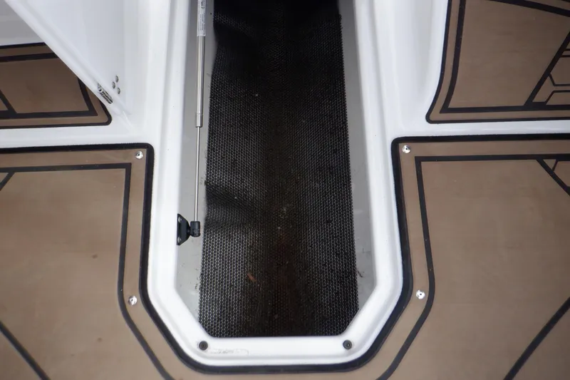 Slide: The Image of Four Winns HD200 2018 - 60