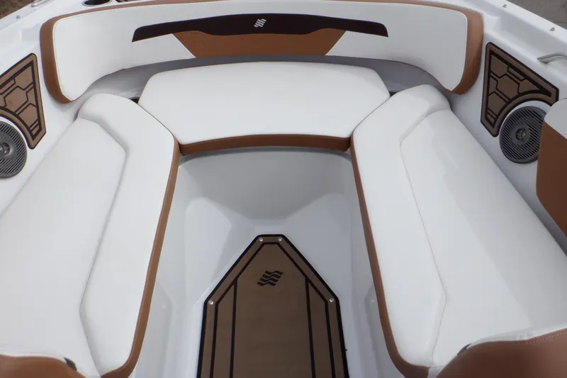 Slide: The Image of Four Winns HD200 2018 - 61