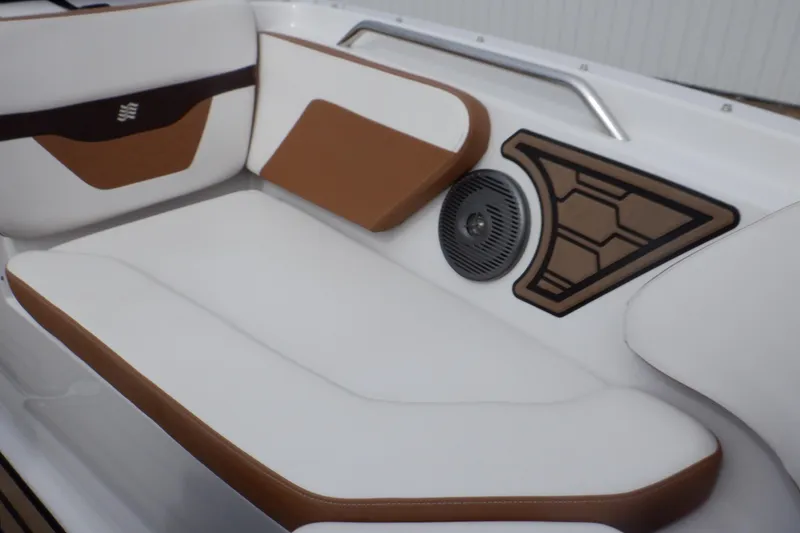 Slide: The Image of Four Winns HD200 2018 - 67