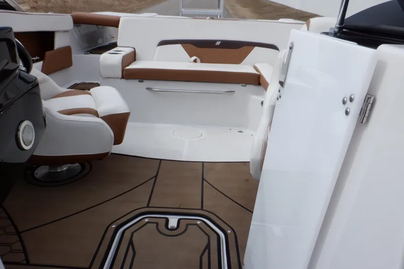 Slide: The Image of Four Winns HD200 2018 - 70