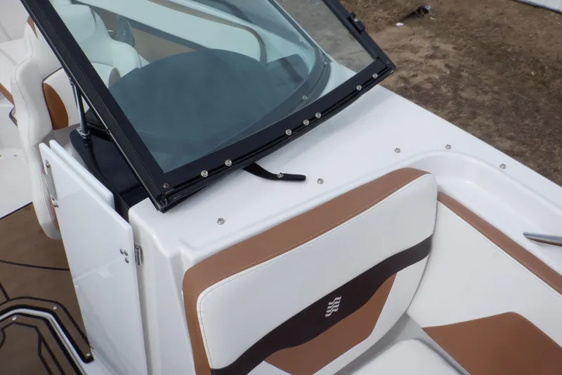 Slide: The Image of Four Winns HD200 2018 - 72