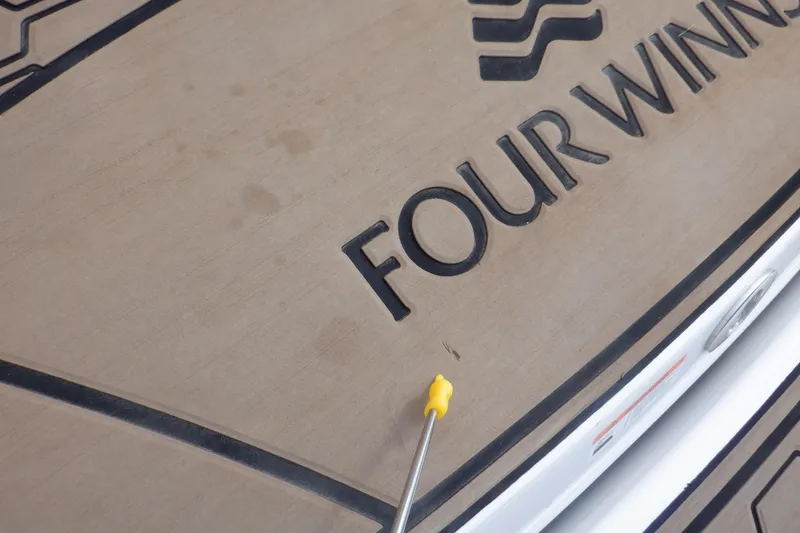 Slide: The Image of Four Winns HD200 2018 - 74