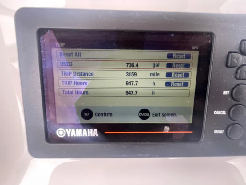 Slide: The Image of Yamaha display showing trip data: 736.4 gallons used, 3159 miles, 947.7 hours. Regulator 23 FS 2017. - 25