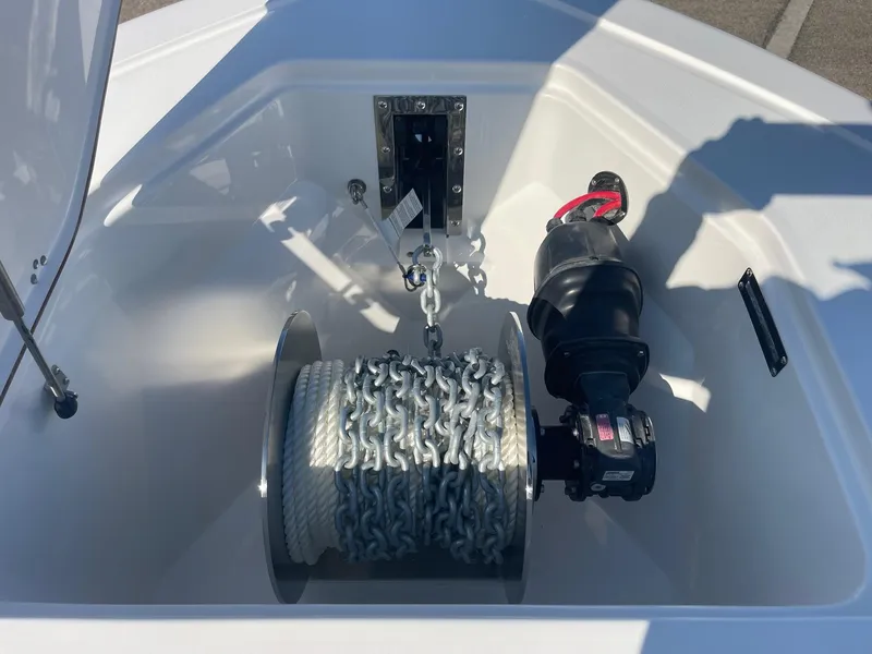 Slide: The Image of Anchor chain and rope in a 2025 Sea Pro 292 Off Shore boat compartment. - 33