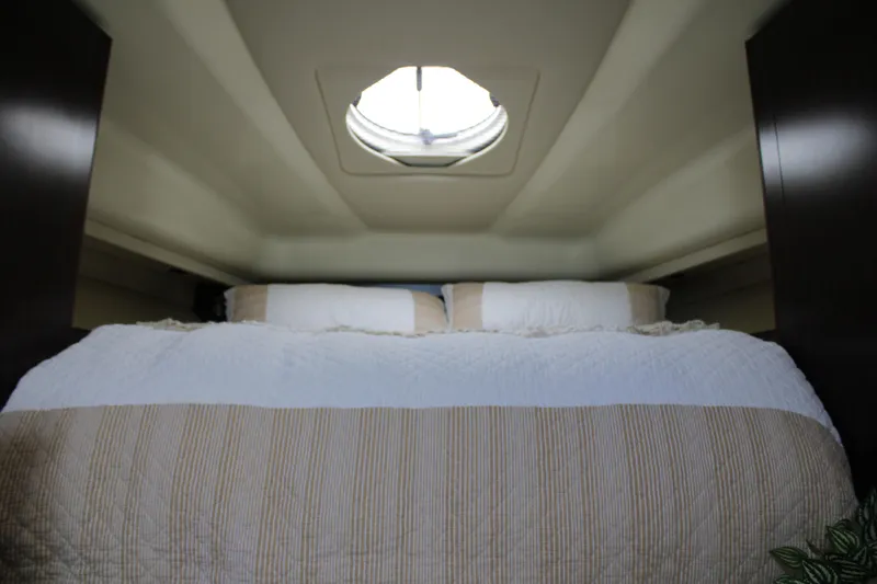 Slide: The Image of Monterey 340 Sport Yacht 2013 - 101