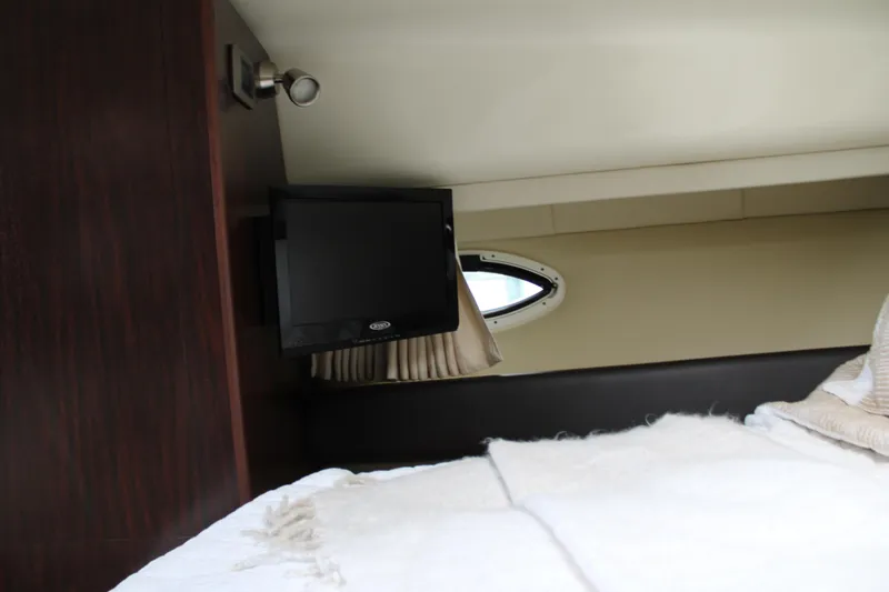 Slide: The Image of Monterey 340 Sport Yacht 2013 - 102