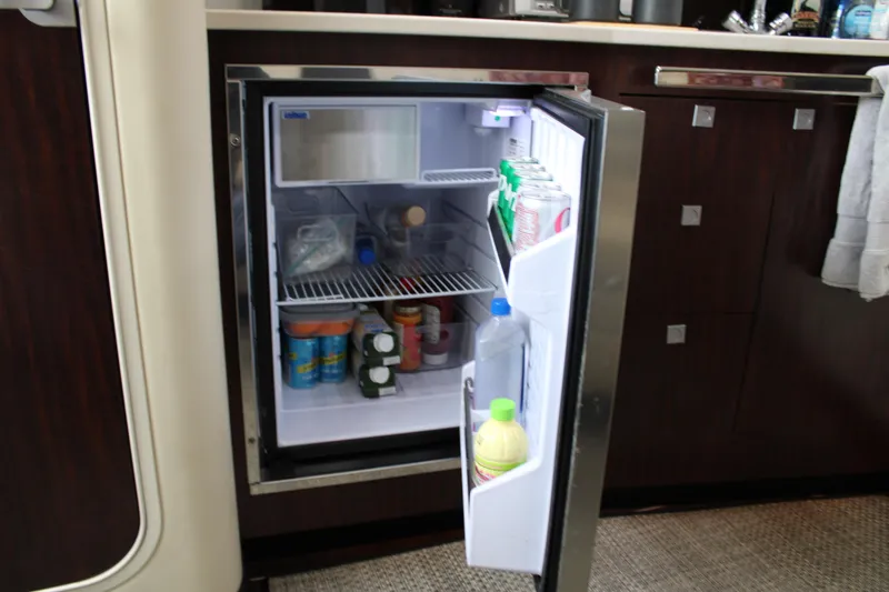 Slide: The Image of Monterey 340 Sport Yacht 2013 - 105