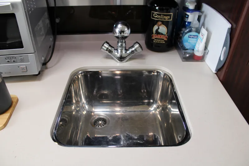 Slide: The Image of Monterey 340 Sport Yacht 2013 - 106