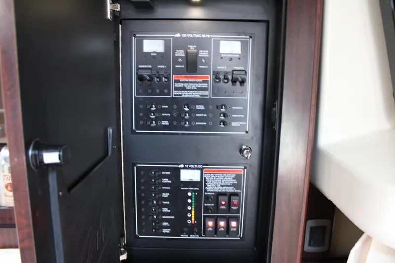 Slide: The Image of Monterey 340 Sport Yacht 2013 - 108