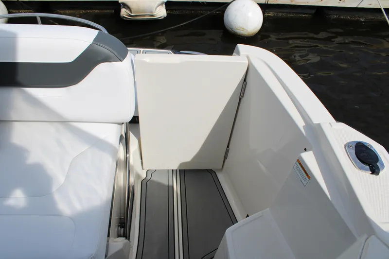 Slide: The Image of Monterey 340 Sport Yacht 2013 - 61