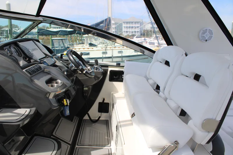 Slide: The Image of Monterey 340 Sport Yacht 2013 - 70