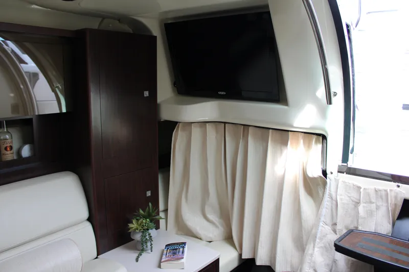 Slide: The Image of Monterey 340 Sport Yacht 2013 - 90