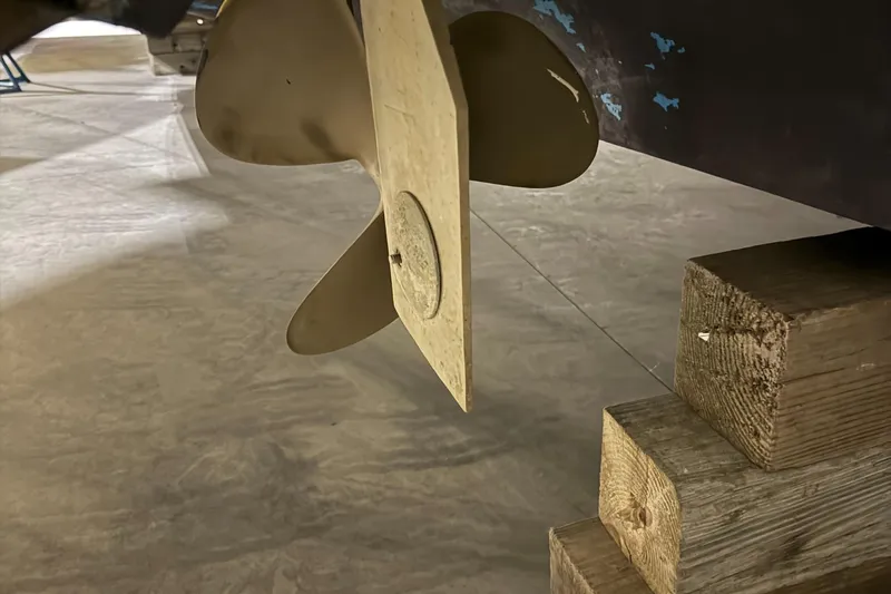 Slide: The Image of Sea Ray 340 Express Cruiser 1986 - 18